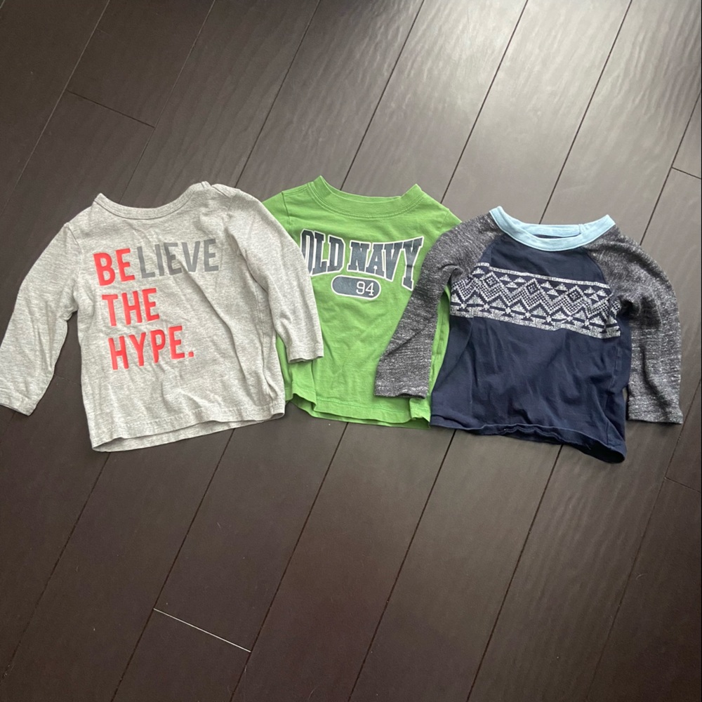 Old Navy toddler boy long sleeve shirts  & sweater shirt size 18-24M EUC